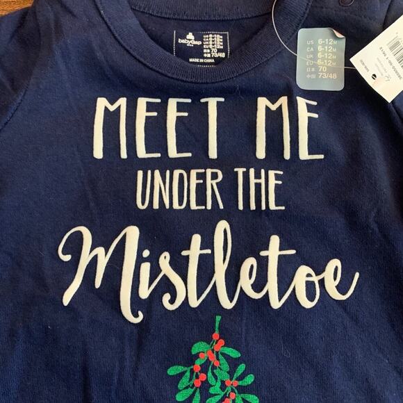 GAP Boy’s NWT “Meet Me Under The Mistletoe” Holiday One Piece / Size: 6-12 Mos - Picture 5 of 9